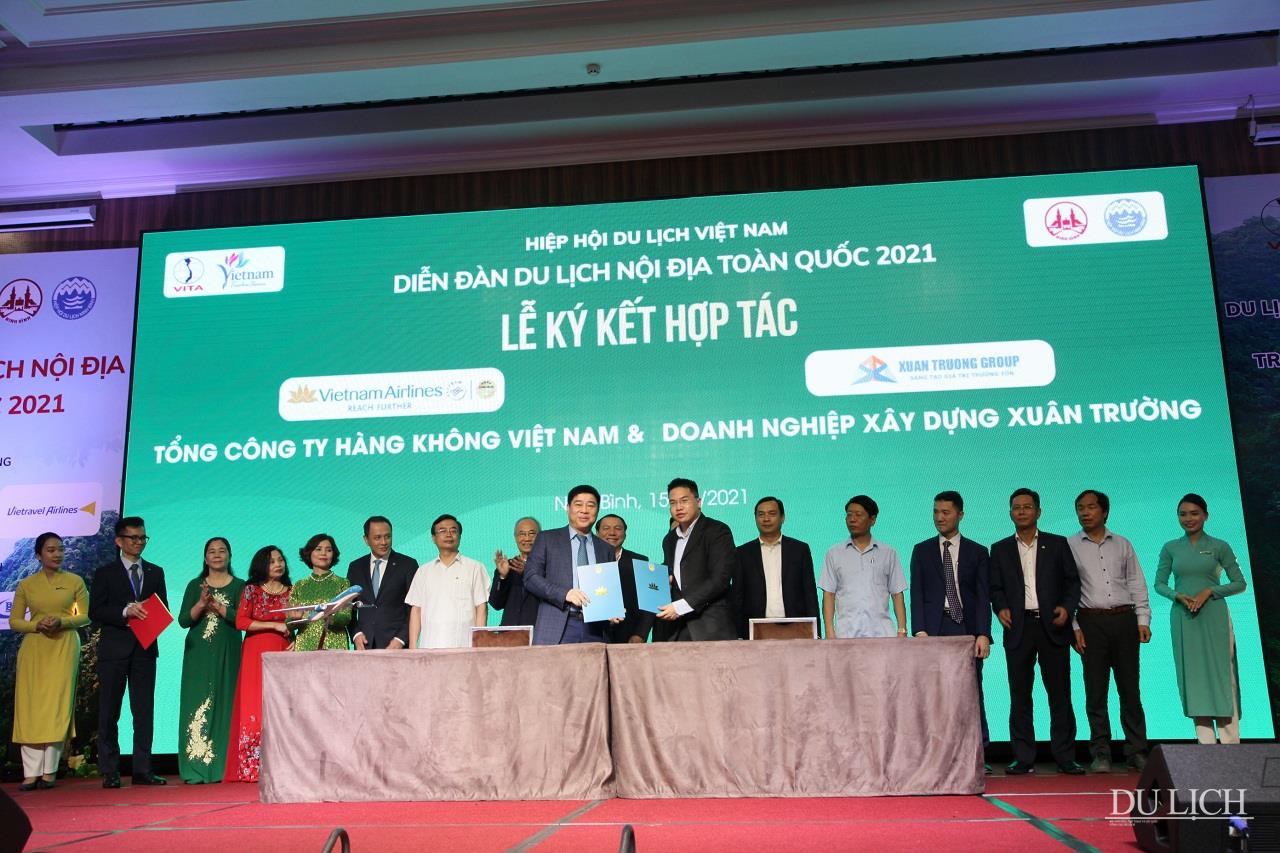 Lễ ký kết giữa Vietnam Airlines và doanh nghiệp Xuân Trường 